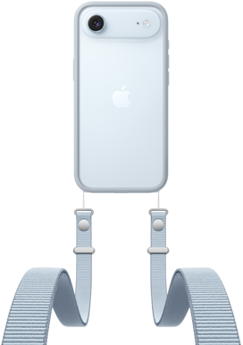 iPhone Air, face arrière, bleu ciel, système caméra Fusion dans la partie supérieure, logo Apple centré, bandoulière fixée à un étui parechoc en gris pâle