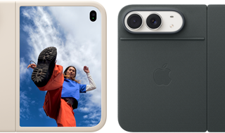 iPhone Duo, couleur blanc stellaire, dans un étui en silicone sable, orientation paysage, complètement ouvert à l’horizontale, deux caméras Fusion dans le coin supérieur gauche, l’étui couvre la face arrière externe et les bordures extérieures de l’écran avant, à droite, l’écran externe affiche le portrait d’une personne. iPhone Duo, couleur blanc stellaire, complètement ouvert à l’horizontale, étui Folio à support intégré bleu marine, face arrière externe présentant les deux caméras arrière Fusion 48 Mpx, deux objectifs