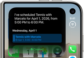 iPhone Duo, plié, l’écran externe affiche une notification Siri A I indiquant une mise à jour du calendrier